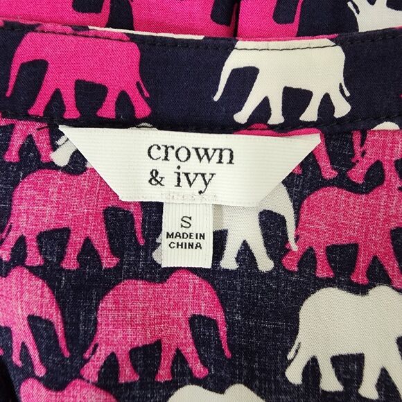 Crown & Ivy Shirt Womens Small Navy Pink Elephant Print Pleated Long Tab Sleeve - Picture 7 of 8